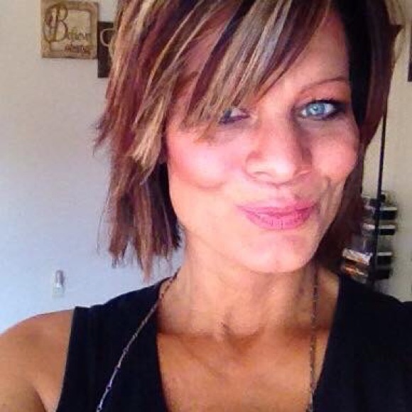 Meet your Posher, Deanie - Picture 1 of 1